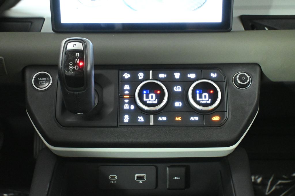 Thumbnail: 2020 Land Rover Defender - 24