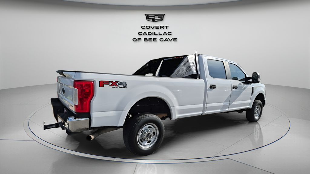 Used 2019 White Ford XL image 9