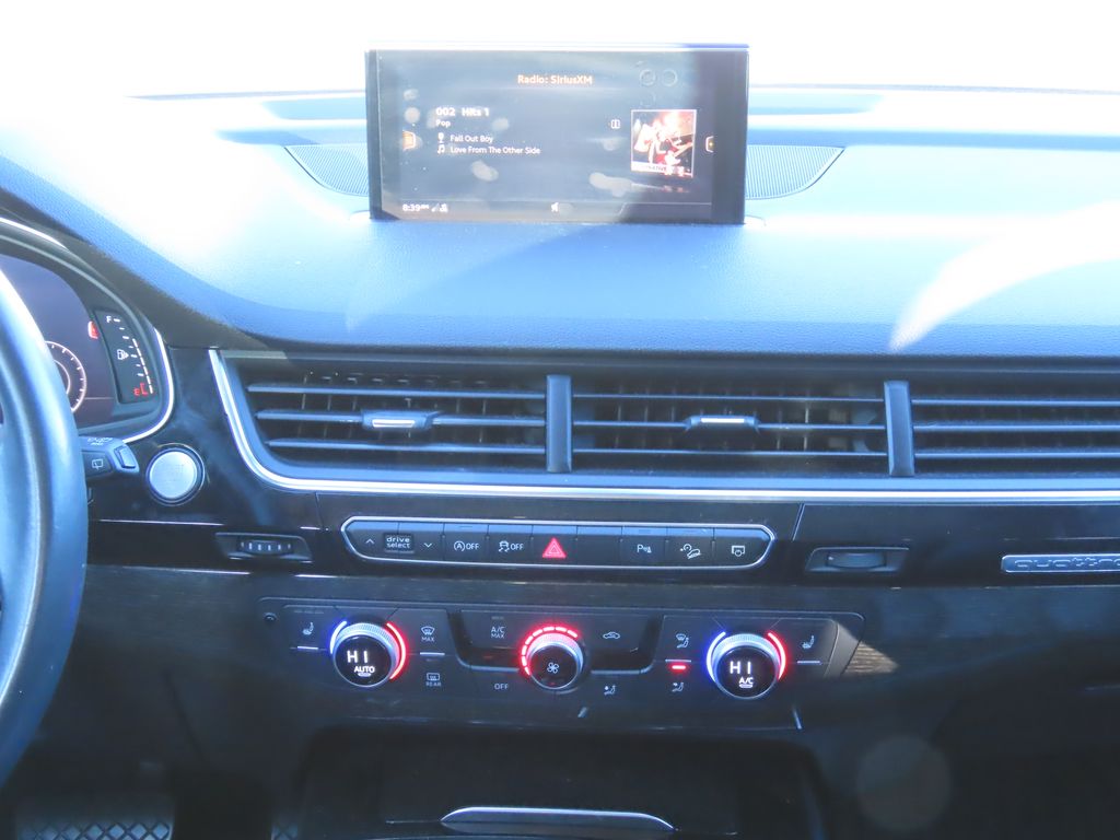 Thumbnail: 2019 Audi Q7 - 8