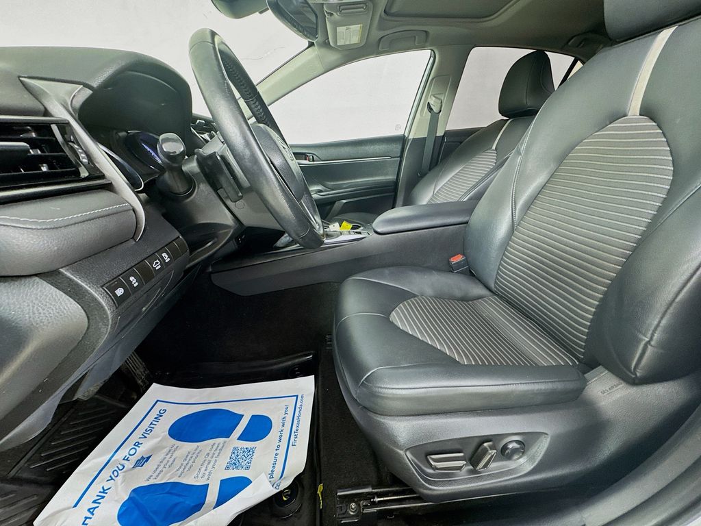 Used Car 2019 Toyota Camry Hybrid  Se For Sale Under $20,000 In Austin, Texas