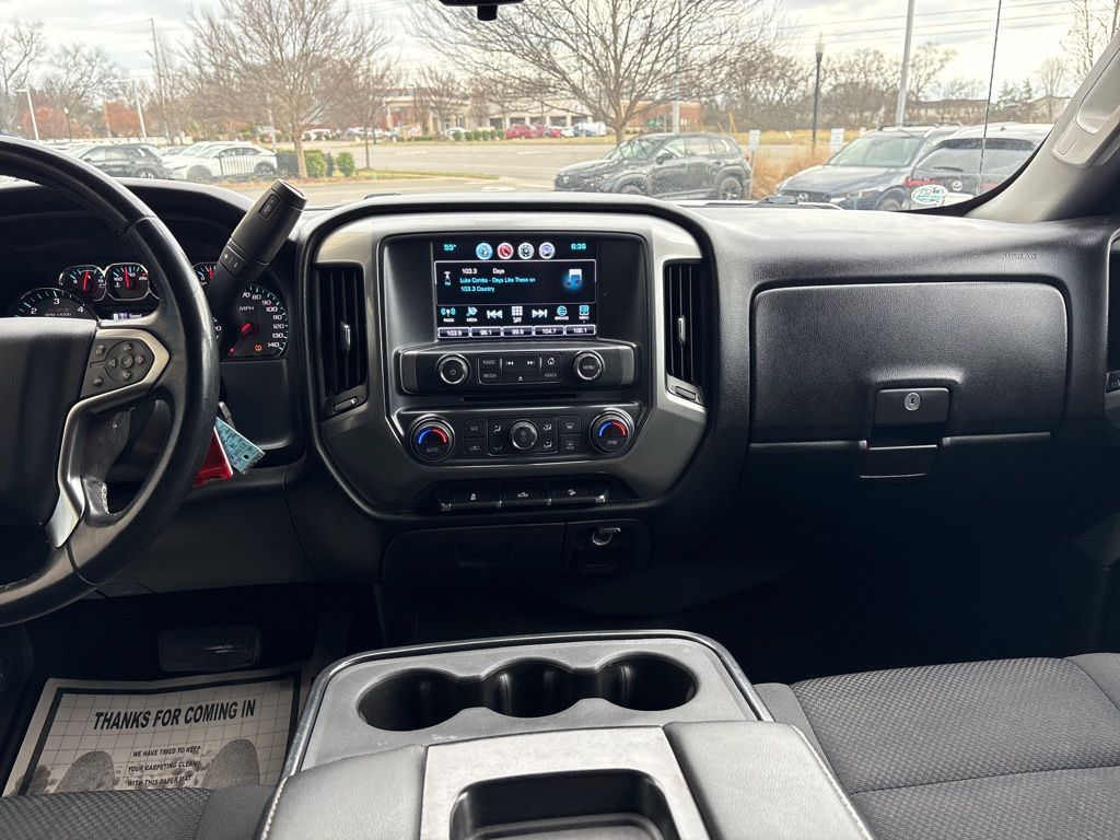 Used 2018 White Chevrolet LT image 27