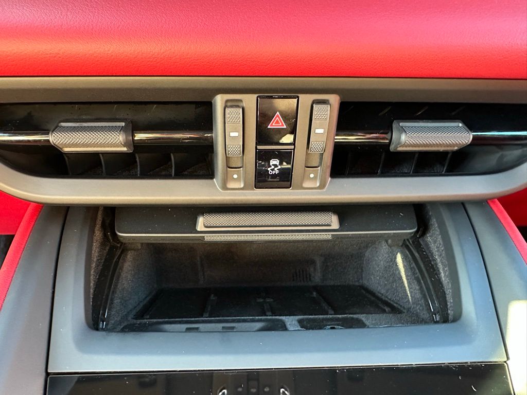 Thumbnail: 2025 Porsche Macan - 24