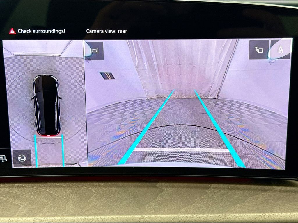 Thumbnail: 2025 Audi Q5 - 15