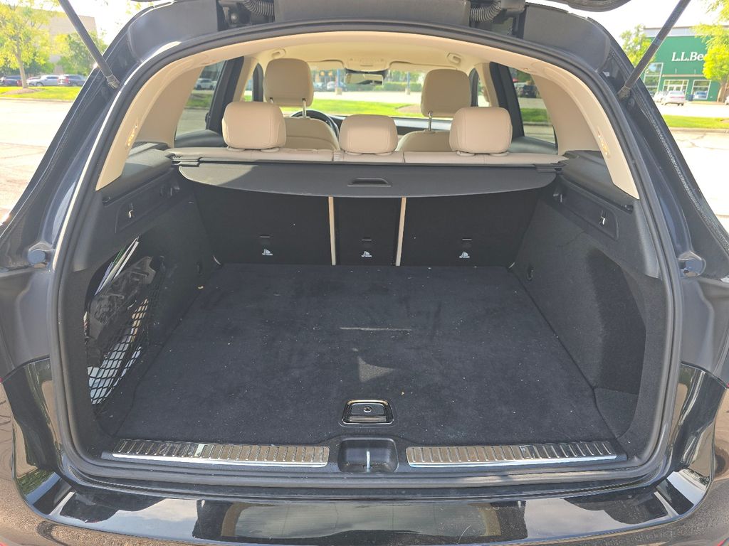 Certified Used 2022 Black Mercedes-Benz GLC 300 image 19