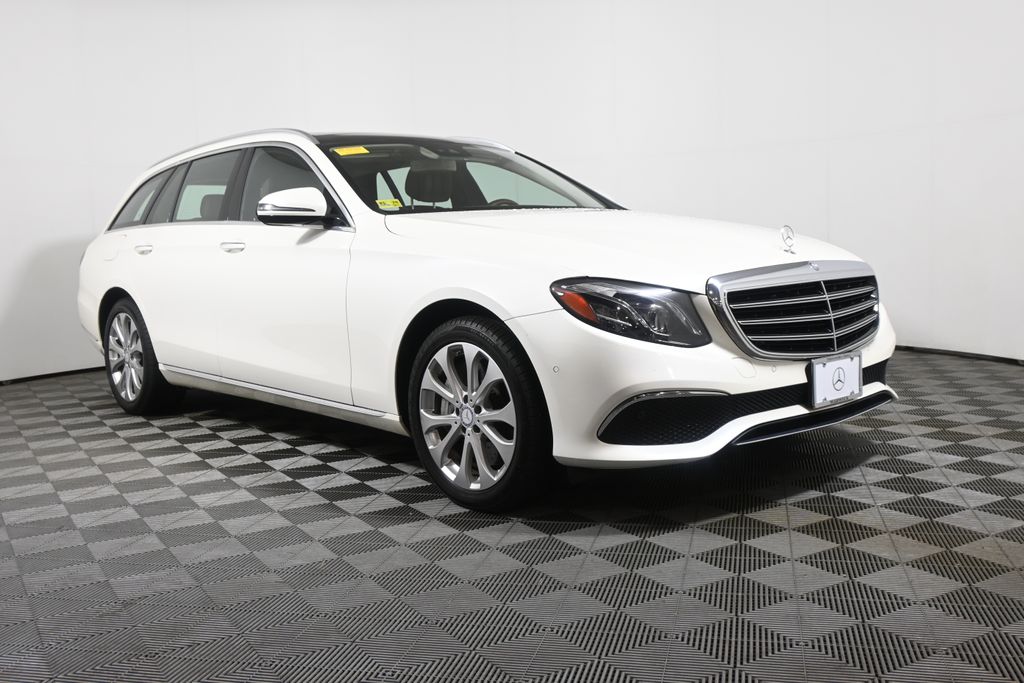 Thumbnail: 2017 Mercedes-Benz E-Class - 9