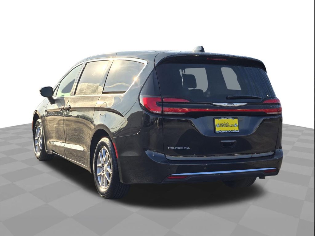 2025 Chrysler Pacifica Select - 5