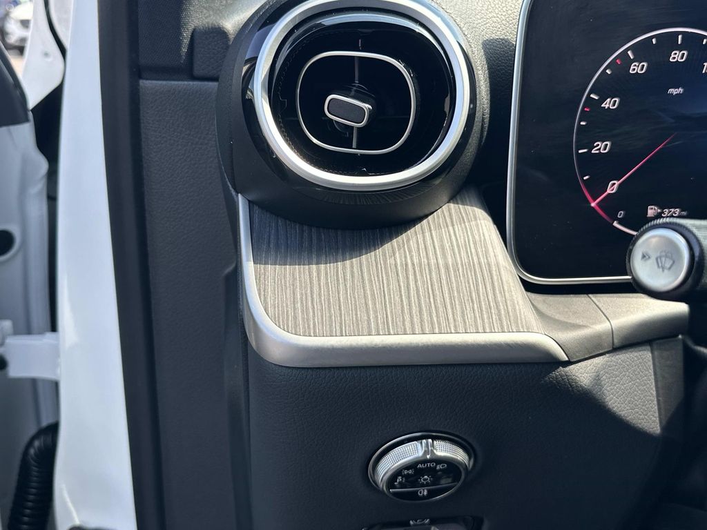 Thumbnail: 2025 Mercedes-Benz GLC - 29