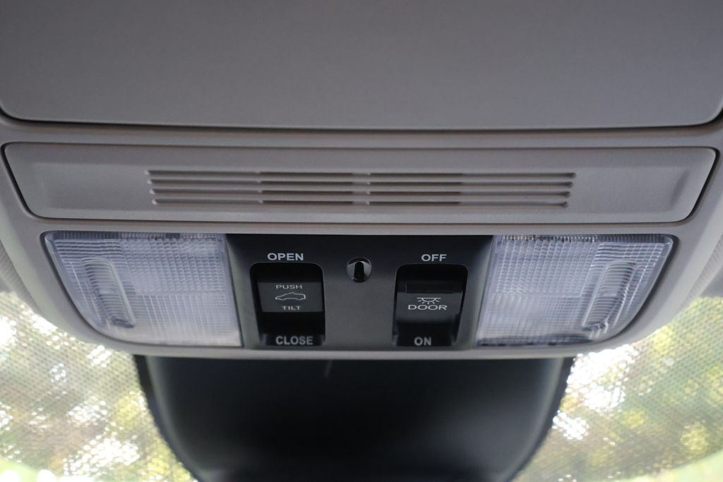 Thumbnail: 2025 Honda Odyssey - 24