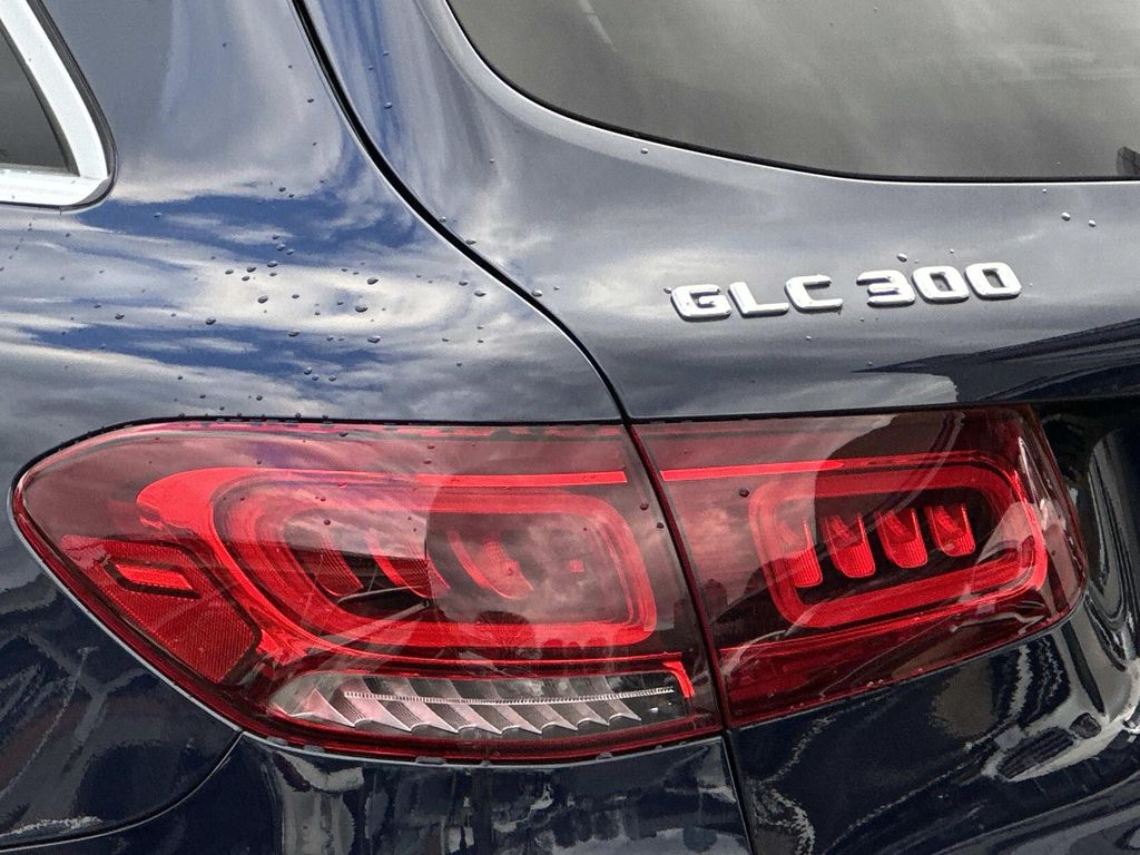 Thumbnail: 2022 Mercedes-Benz GLC - 12