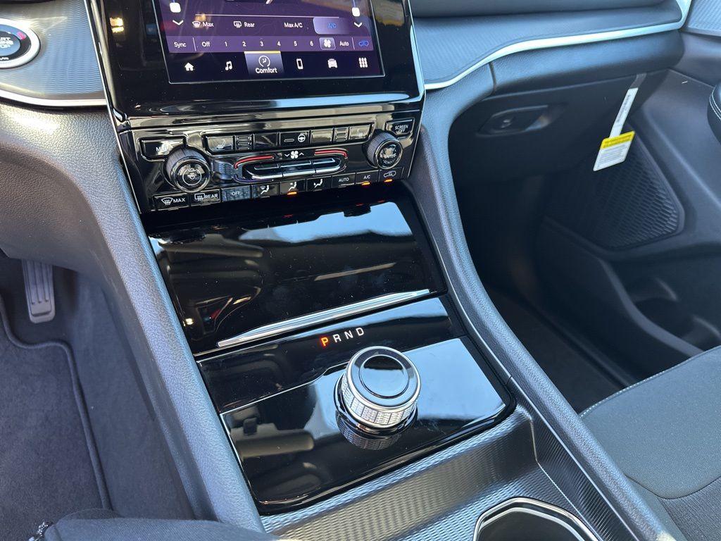 New Car 2025 Jeep Grand Cherokee  Laredo X For Sale Under $40,000 In Austin, Texas