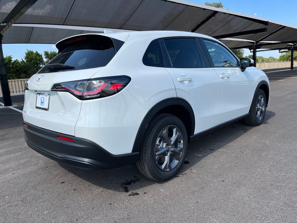 Thumbnail: 2027 Honda HR-V - 3