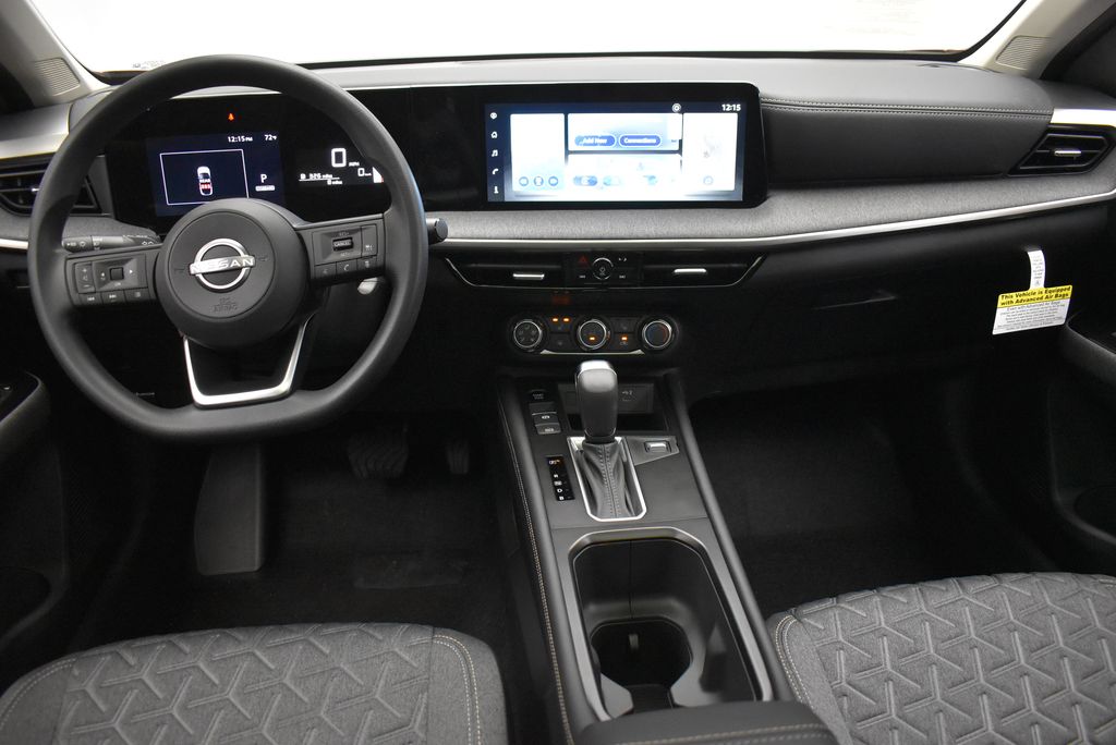 Thumbnail: 2025 Nissan Kicks - 28