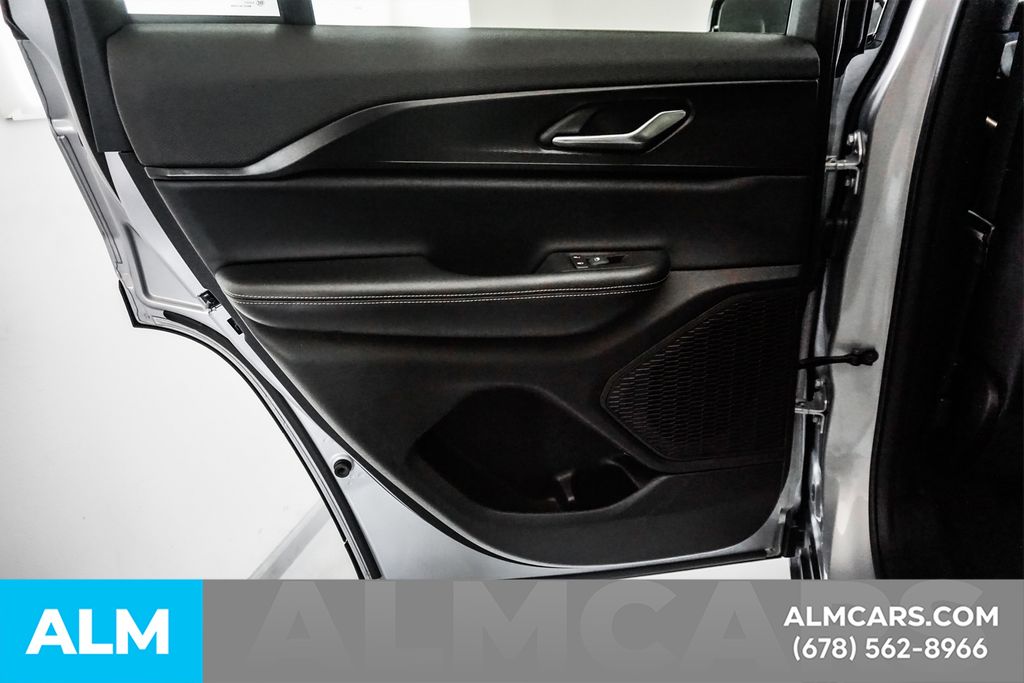 Used 2025 Silver Jeep Altitude image 55