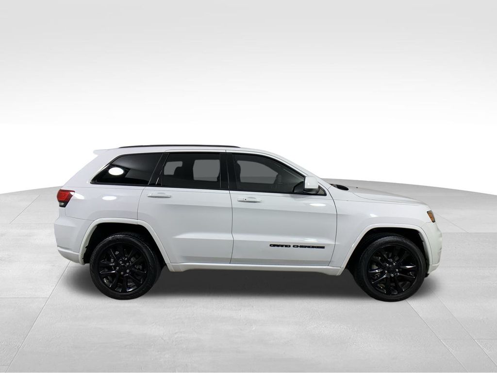 2018 Jeep Grand Cherokee Altitude 7