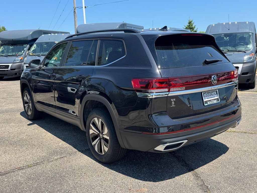 New 2026 Deep Black Pearl Volkswagen 2.0T SE image 4