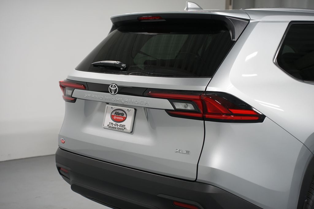 Thumbnail: 2026 Toyota Grand Highlander - 9