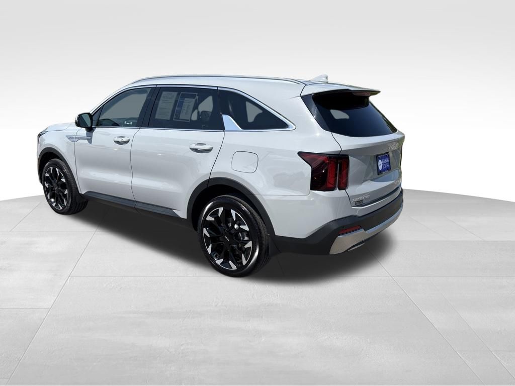 Used 2024 Kia Sorento SUV