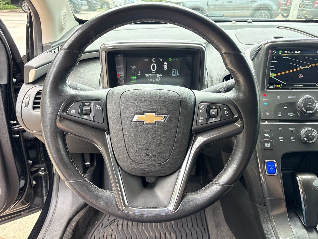 Used 2014 Black Chevrolet Base image 17