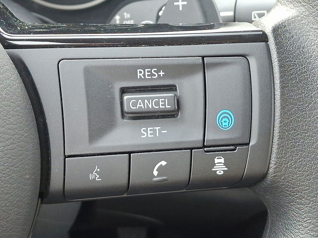 Thumbnail: 2023 Nissan Rogue - 22