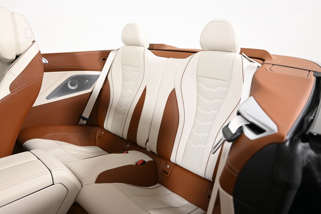 Thumbnail: 2026 BMW 8 Series - 4