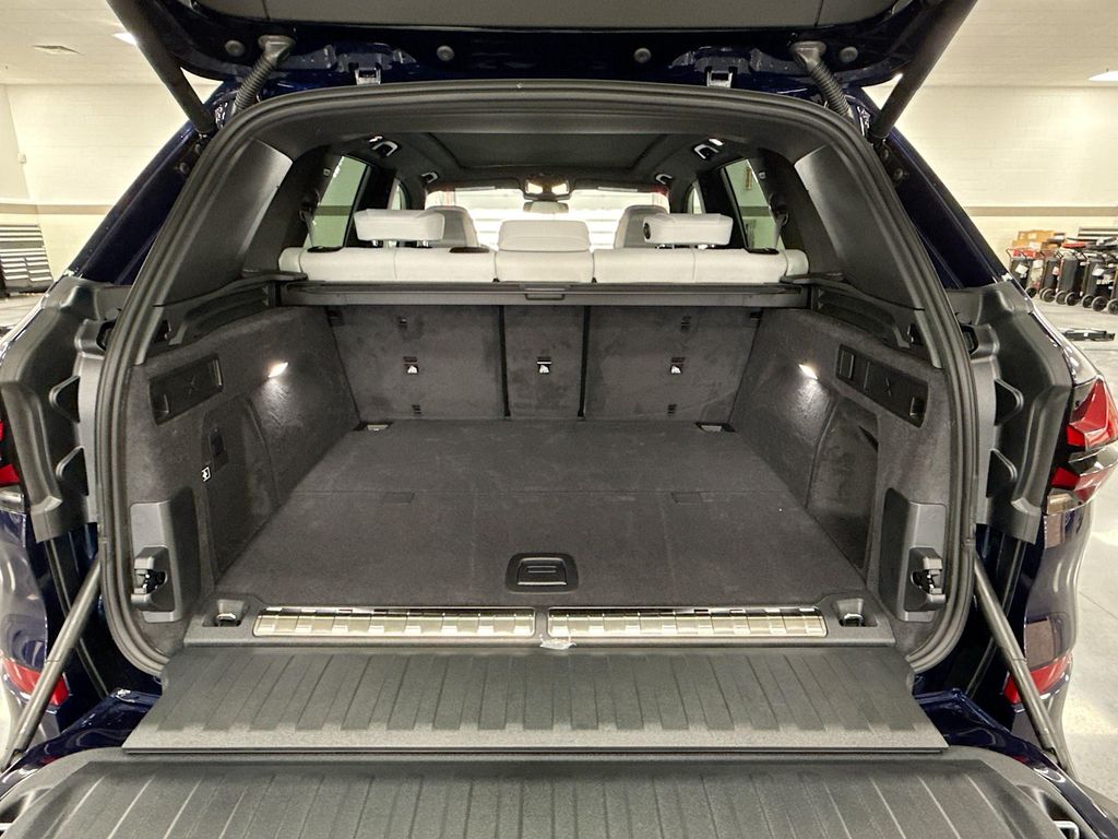 Thumbnail: 2026 BMW X5 - 27