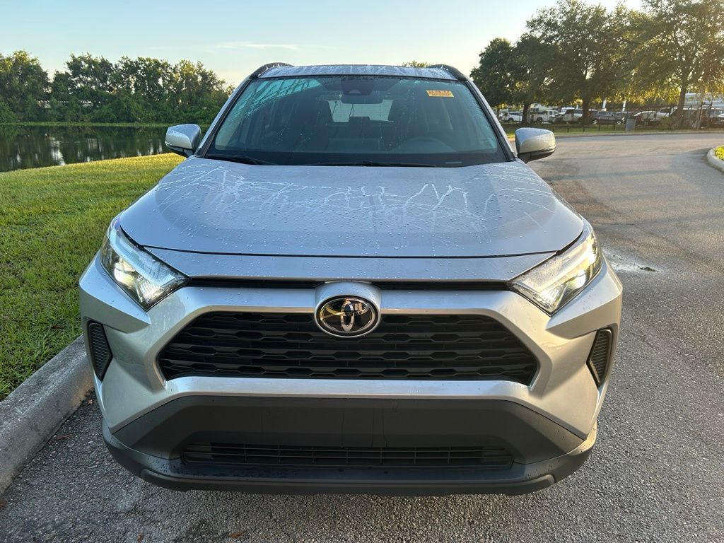 Thumbnail: 2022 Toyota RAV4 - 8