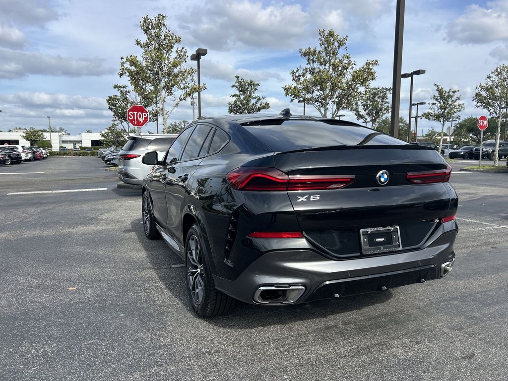 Thumbnail: 2023 BMW X6 - 10