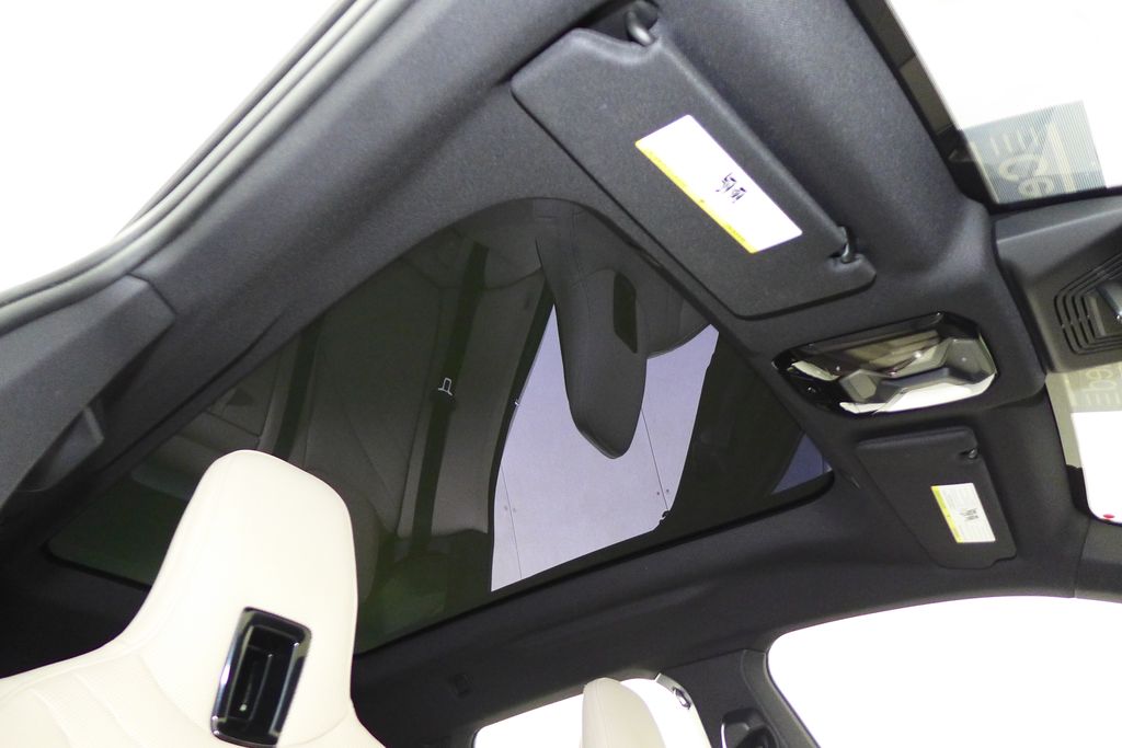 Thumbnail: 2023 BMW iX - 17