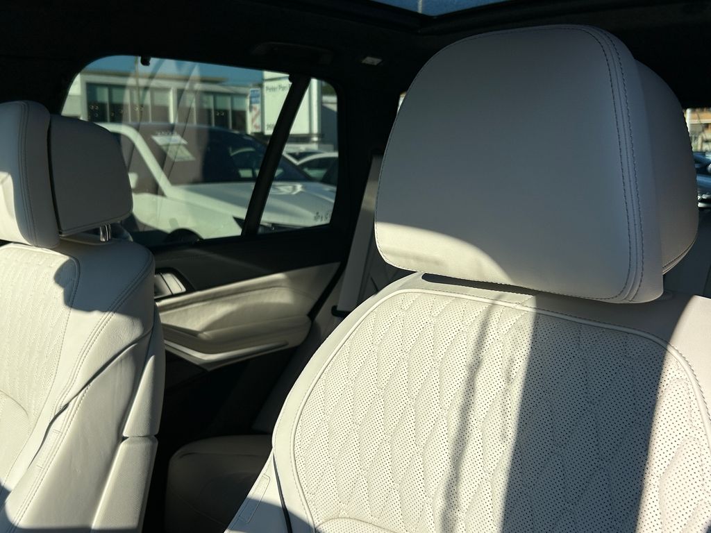 Thumbnail: 2026 BMW X5 - 14