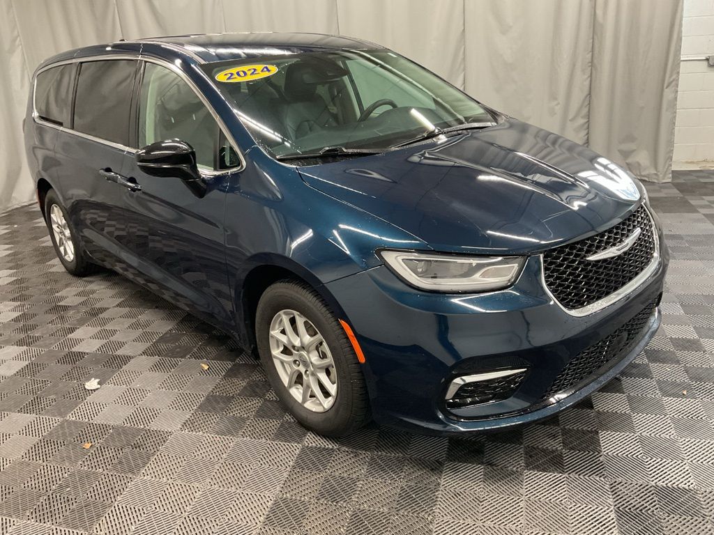 2024 Chrysler Pacifica Touring L FWD