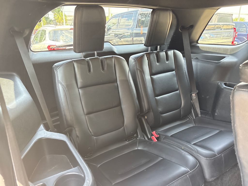 Used 2018 Silver Ford XLT image 31