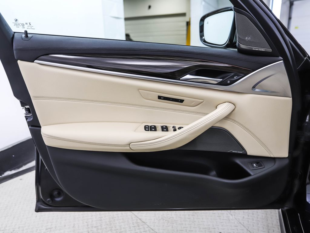 Thumbnail: 2020 BMW 5 Series - 9