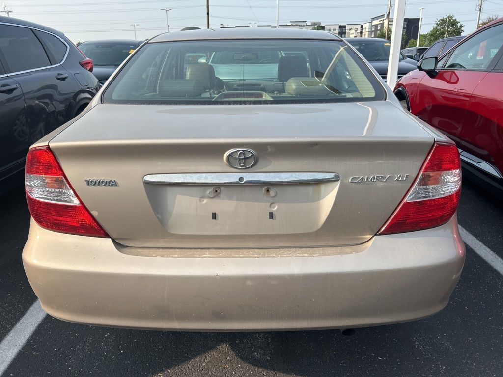 2004 Toyota Camry LE 5