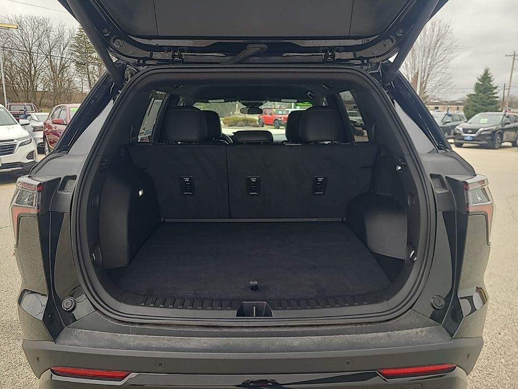 used 2025 Chevrolet Equinox car, priced at $34,243