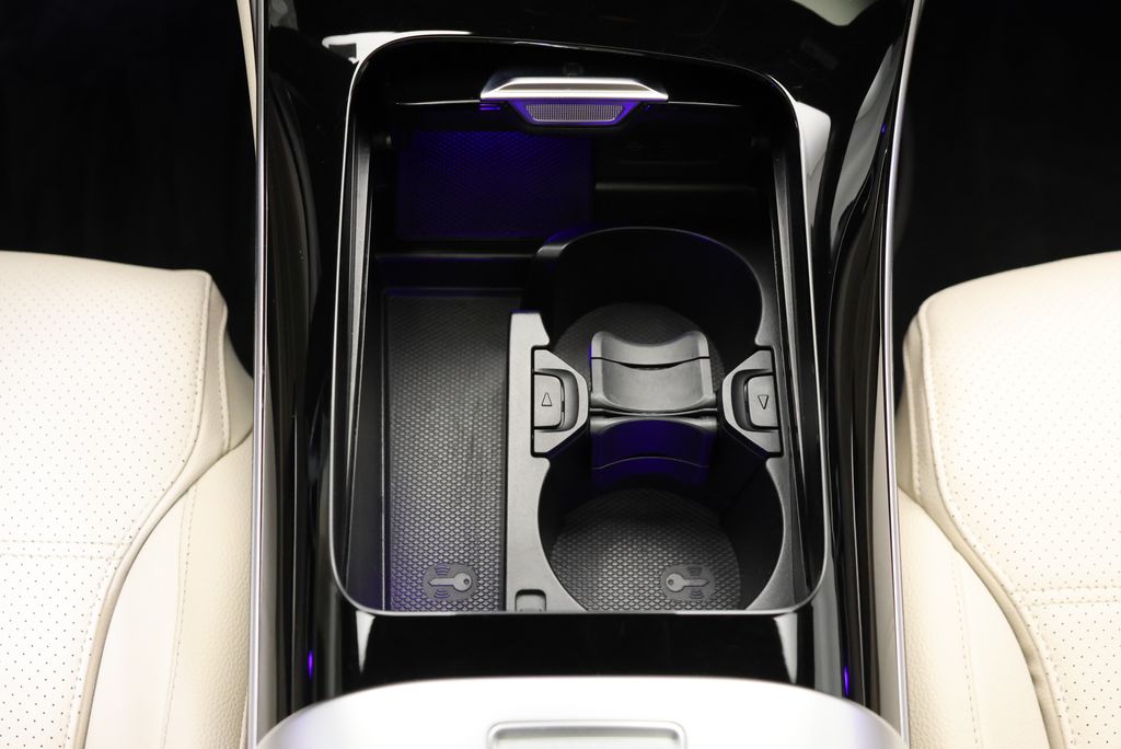 Thumbnail: 2022 Mercedes-Benz C-Class - 28