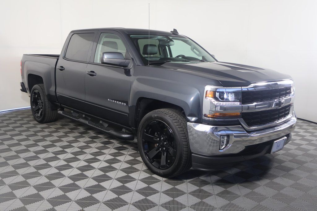 2017 Chevrolet Silverado 1500 LT 3