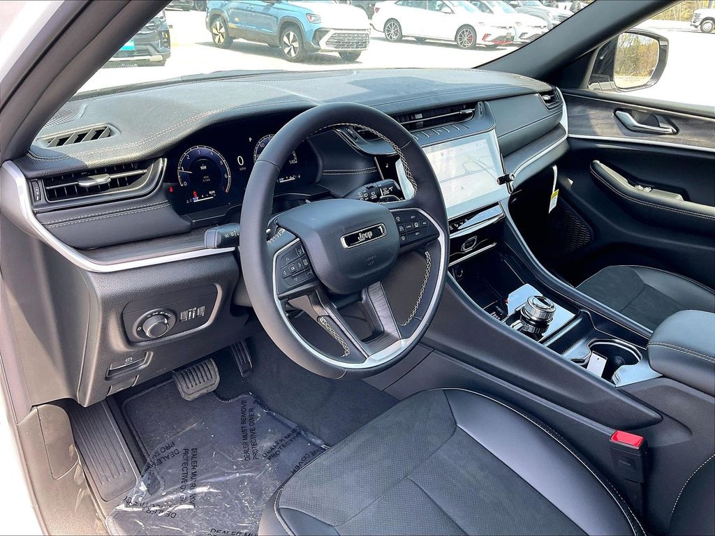 2026 Jeep Grand Cherokee L — photo 8