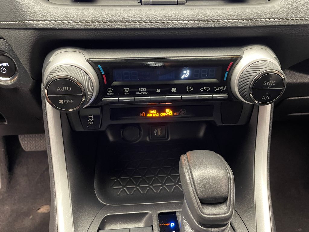 Thumbnail: 2024 Toyota RAV4 - 27