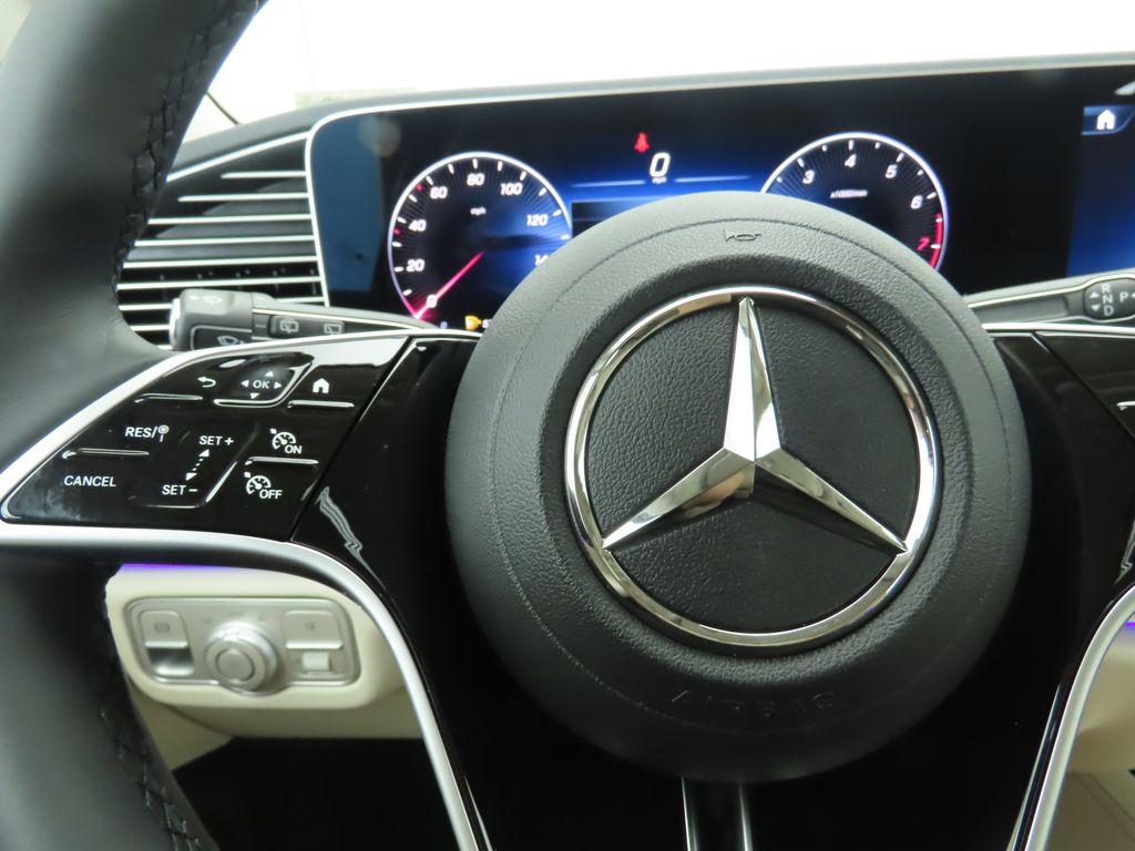 Thumbnail: 2025 Mercedes-Benz GLE - 12