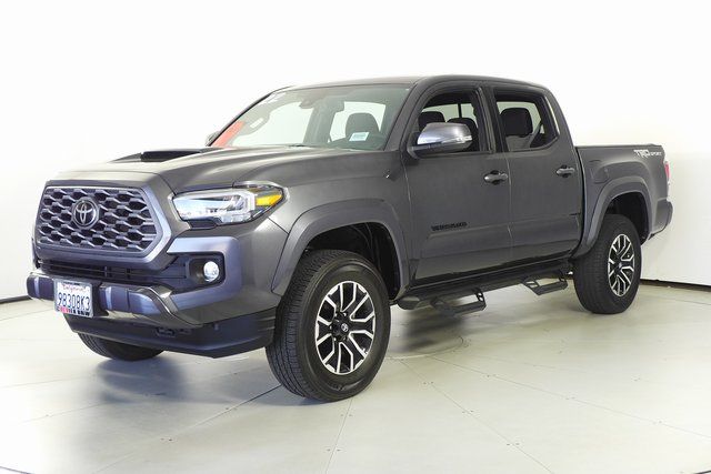 2022 Toyota Tacoma TRD Sport 2