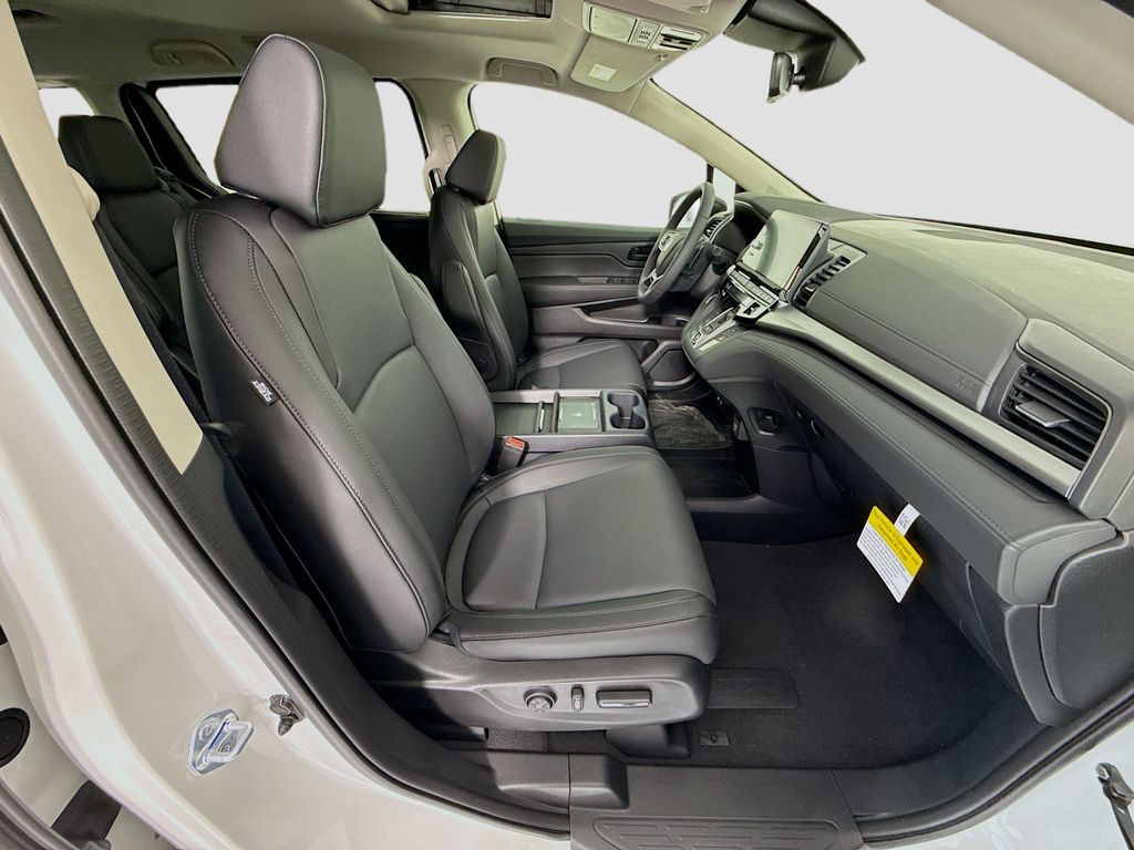 Thumbnail: 2026 Honda Odyssey - 20