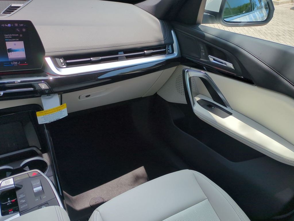 New 2026 White BMW xDrive28i image 17