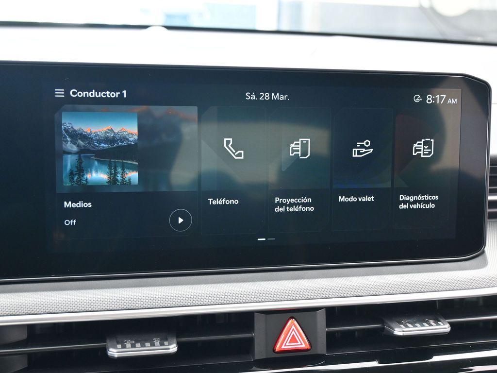 New 2025 Snow White Pearl Kia LXS image 18