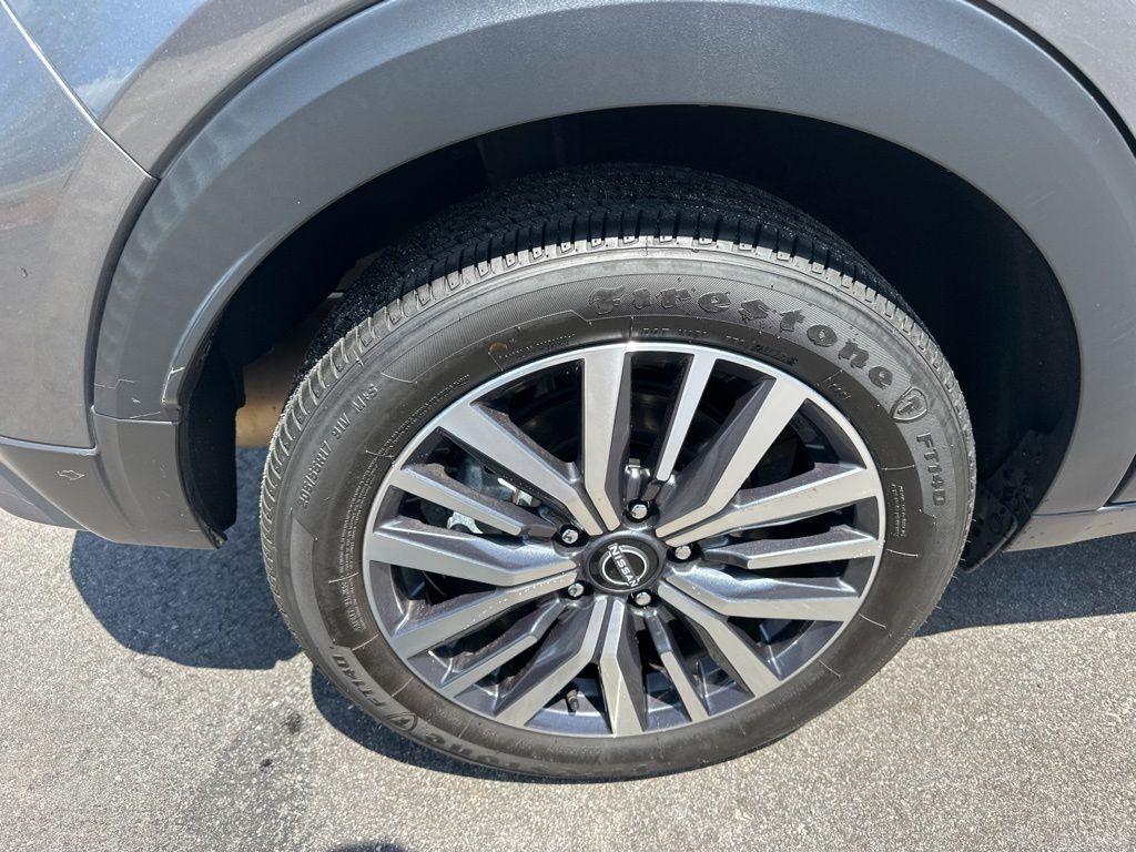 2024 Gun Metallic Nissan Kicks SV FWD SUV
