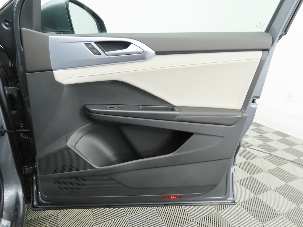 2025 Volkswagen Taos SE 26