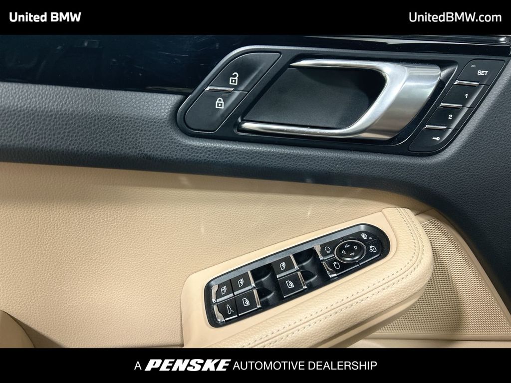 Thumbnail: 2020 Porsche Macan - 11
