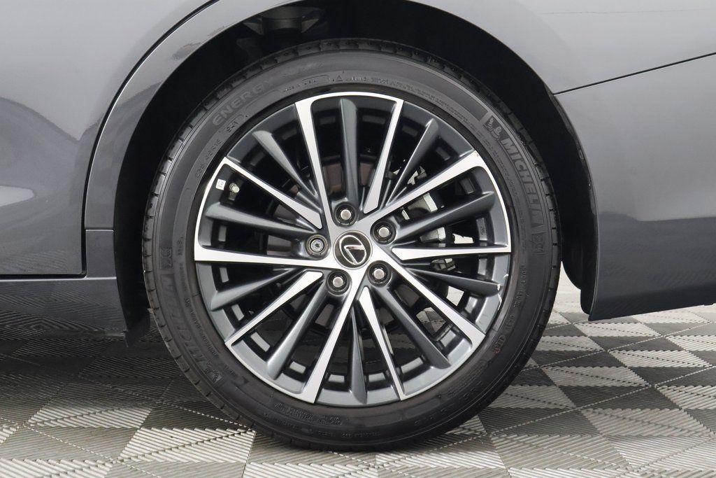Thumbnail: 2025 Lexus ES - 16