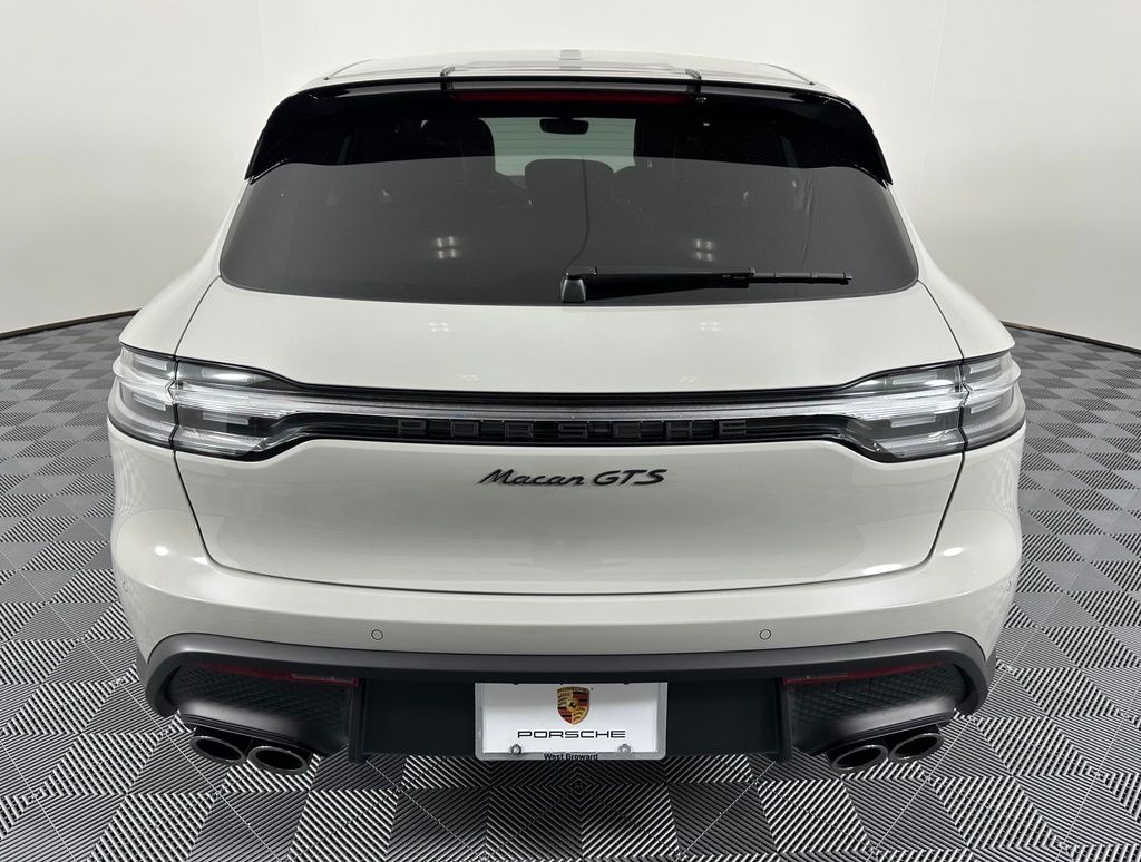 Thumbnail: 2026 Porsche Macan - 13