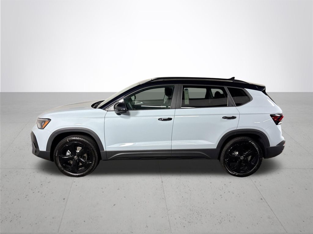 2026 Volkswagen Taos 1.5T SE Black
