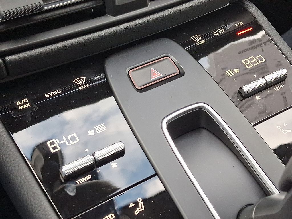 Thumbnail: 2026 Porsche Macan - 18